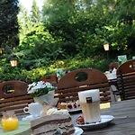 Zur Burg Sternberg Отель Extertal
