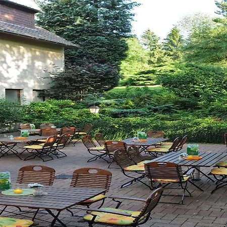 Zur Burg Sternberg Extertal