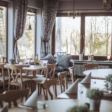 فندق Zur Burg Sternberg 3*