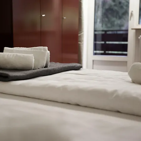 Zur Burg Sternberg فندق