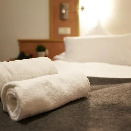 Zur Burg Sternberg فندق Extertal