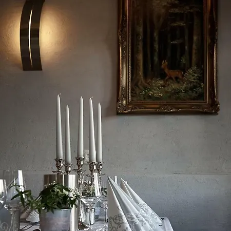 Zur Burg Sternberg 3*