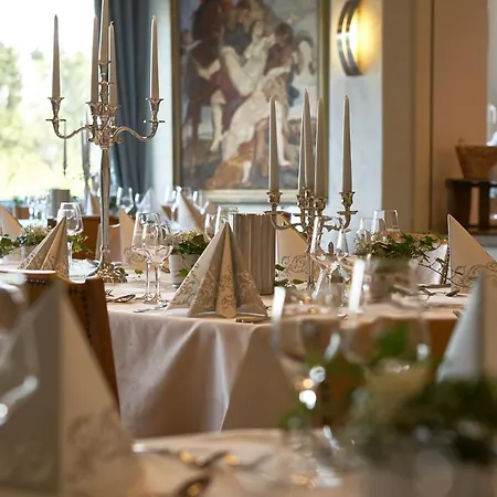 Zur Burg Sternberg Extertal