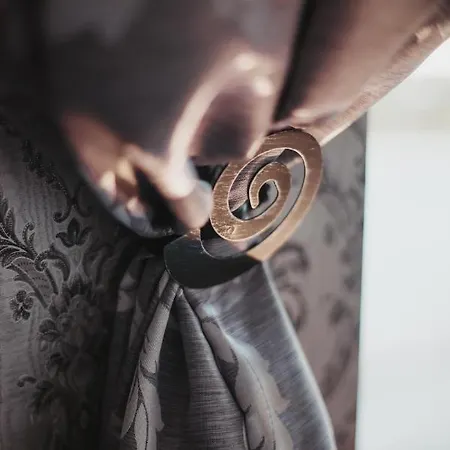 Zur Burg Sternberg 3*