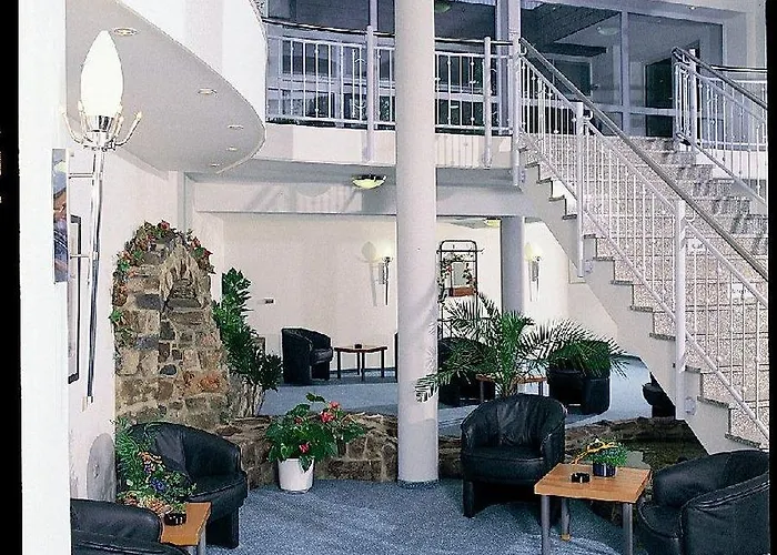 Zur Burg Sternberg 3*