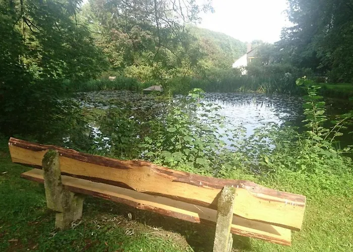 Zur Burg Sternberg 3*