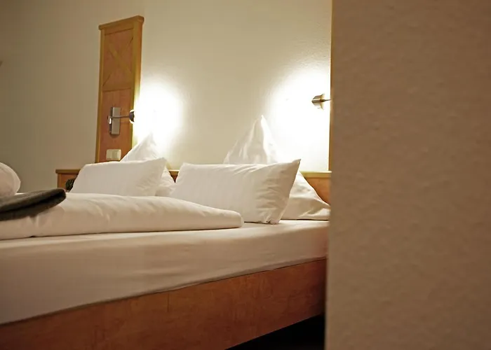 Zur Burg Sternberg 3*