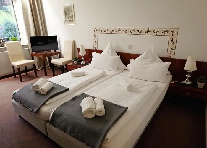 Zur Burg Sternberg Отель Extertal