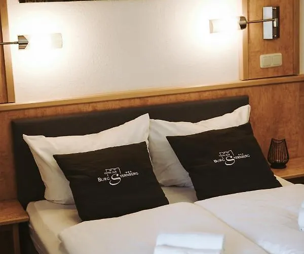 Zur Burg Sternberg Extertal