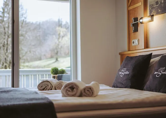 Zur Burg Sternberg Extertal